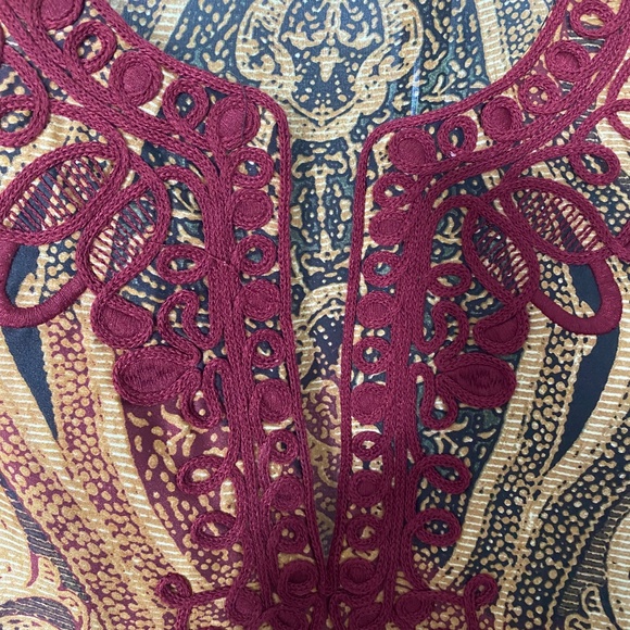 Jones New York woman size 1X satin like tunic top - Picture 4 of 9